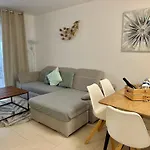 Capitain Jane's Beachside Haven Apartmán *
